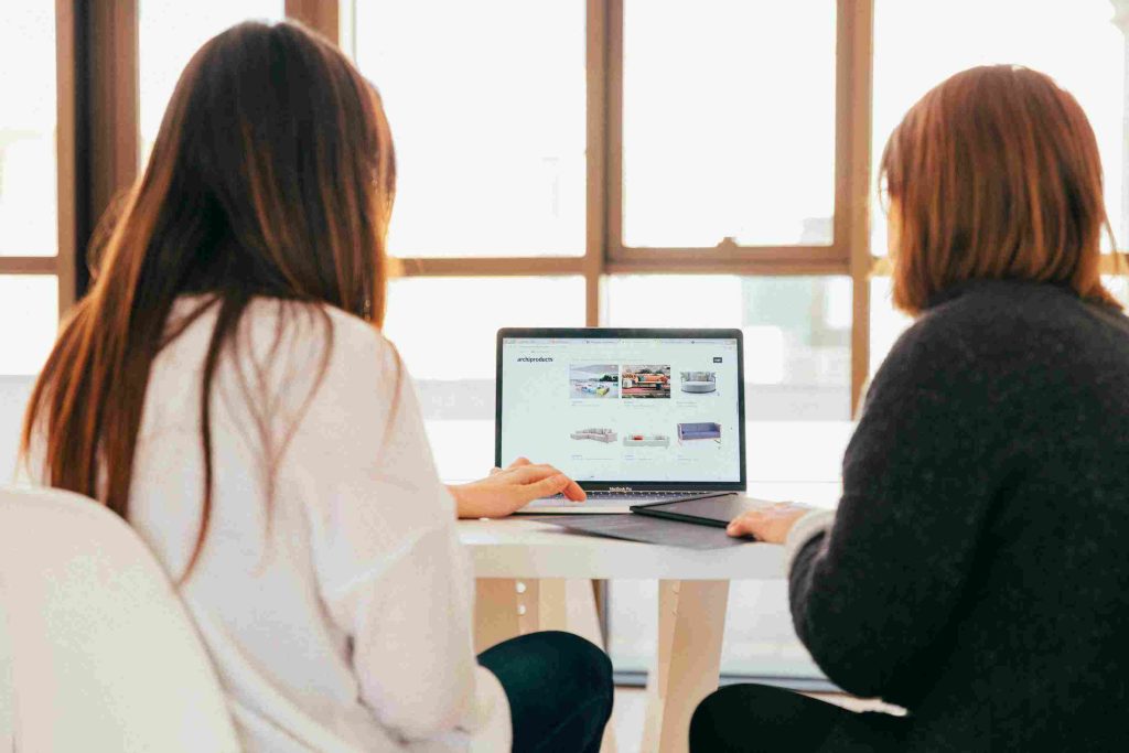 Keunggulan Menggunakan Digital Marketing Agency Dibandingkan In-house