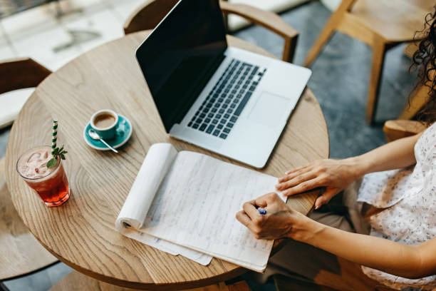 img src="copywriting-media-sosial.jpg" alt="Strategi copywriting media sosial untuk meningkatkan engagement"