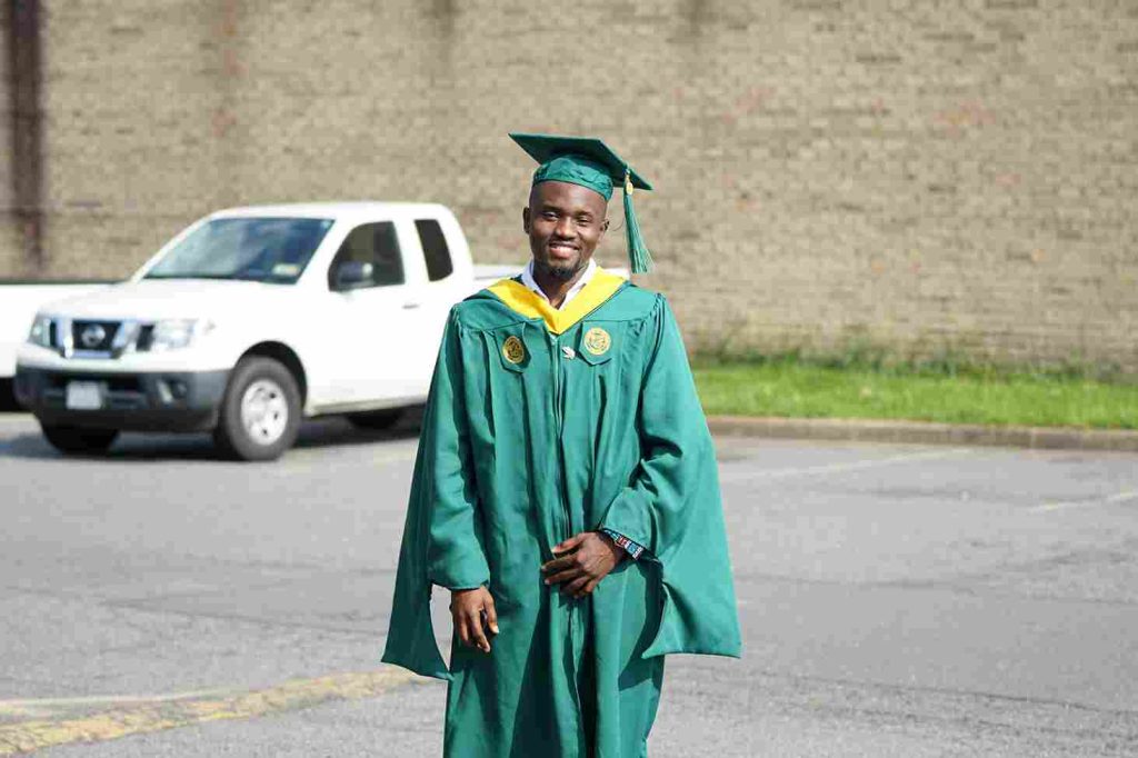 Post Graduation Blues: Mengapa Lulusan Baru Rentan Depresi?