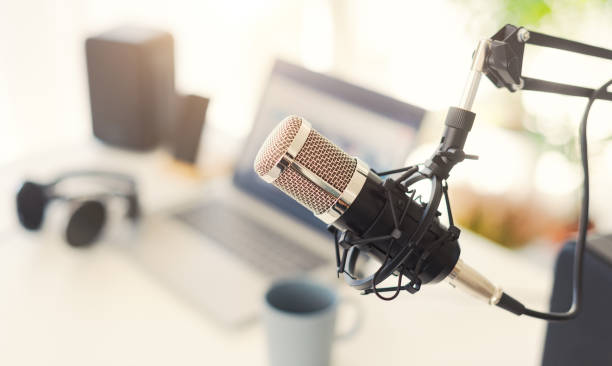 img= Blog vs Podcast: Mana Strategi Konten yang Lebih Untung untuk Bisnis?
