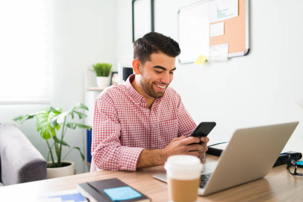Social Media Advertising Agency vs Freelance